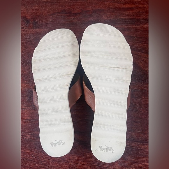 COPY - Coach Shelley flip flops - Picture 4 of 11